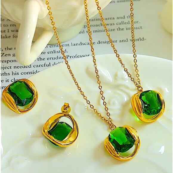 Gold Emerald Crystal Matching Necklace, Earrings, Ring Set - Picture 4 of 8
